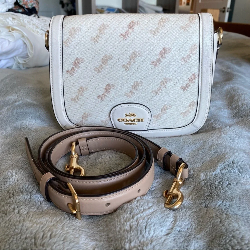 Coach Horse and Carriage crossbody bag- missing tag
